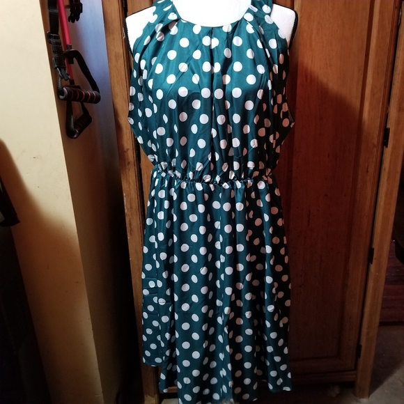 Green and White Polka Dot Dress Size XL - Picture 4 of 4